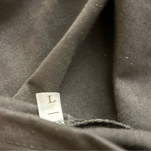 Black Sleeveless Crop Top size L - Picture 3 of 3